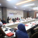 Suasana Rapat Dengar Pendapat (RDP) di Ruang Badan Anggaran DPRD Kota Tangerang yang membahas sengketa penancapan tiang internet ilegal.