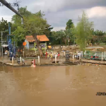 Aliran Kali Angke di sekitar Bendungan Polor Cipondoh Tangerang yang menjadi fokus evaluasi teknis penanggulangan banjir oleh Pemkot Tangerang dan BBWS.